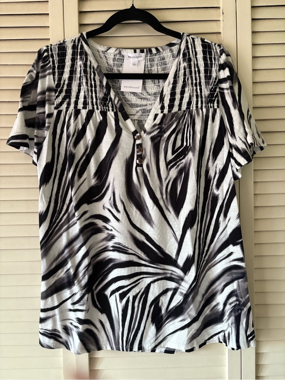 Westbound Black & White Animal Stripe V-Neck Short Sleeve Top